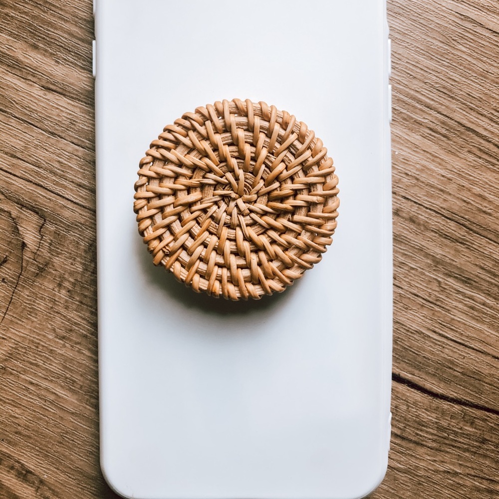 Rattan popsocket